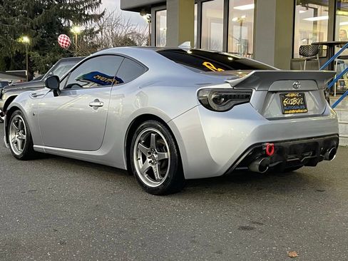 Used 2017 Toyota 86 image 6