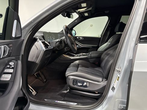 Used 2025 BMW X7 M60i image 14