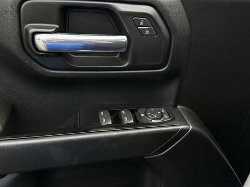 Used 2019 Chevrolet Silverado 1500 Custom Trail Boss w/ Custom Convenience Package AWD/4WD image 10