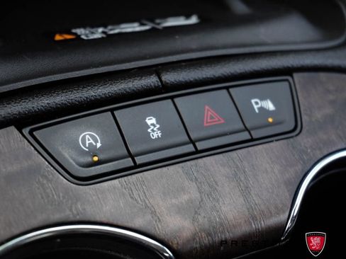 Used 2023 GMC Acadia Denali w/ Denali Technology Package AWD/4WD image 44