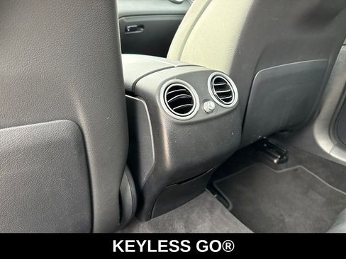 Used 2018 Mercedes-Benz GLC 300 4MATIC image 24