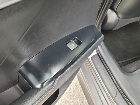 Used 2020 Toyota Camry XSE image 15