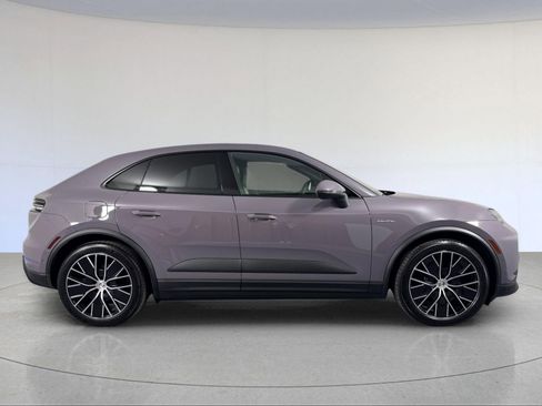 New 2026 Porsche Macan 4 Electric image 9