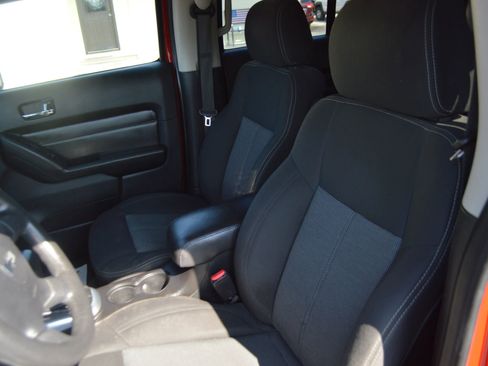 Used 2010 HUMMER H3 image 14