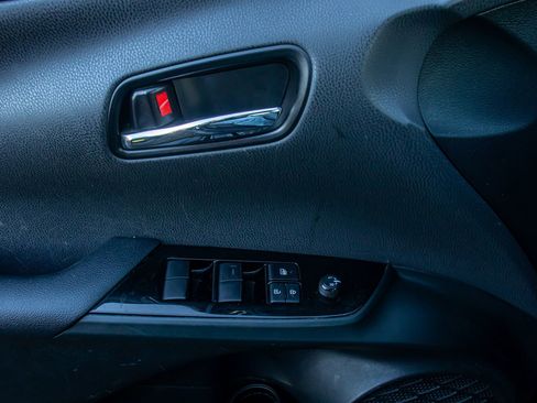 Used 2022 Toyota Prius LE image 21