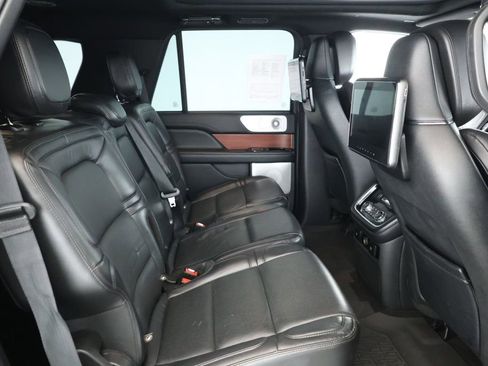 Used 2021 Lincoln Navigator Reserve w/ Luxury Package image 24