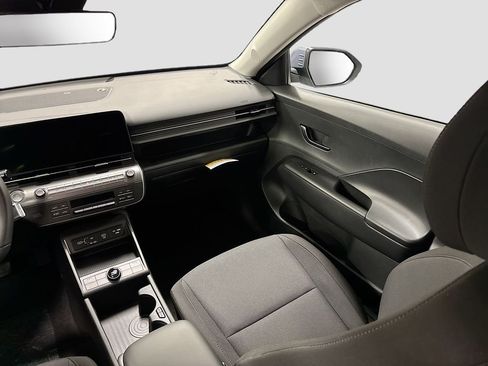 Used 2025 Hyundai Kona SEL FWD image 25