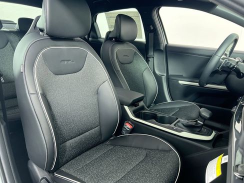 Certified 2025 Kia K4 GT-Line image 27