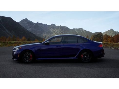 New 2026 BMW M5 image 4