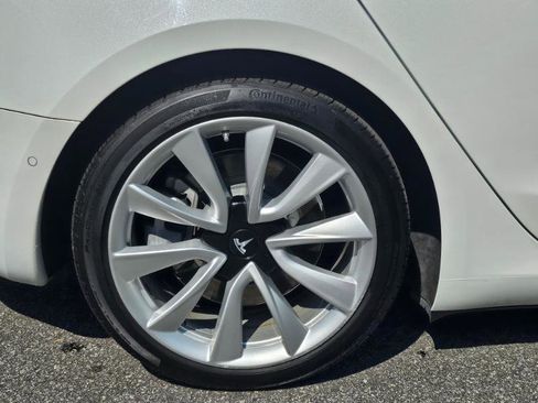 Used 2019 Tesla Model 3 Long Range RWD image 15