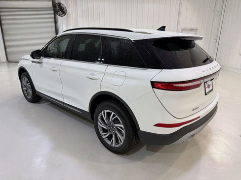 New 2026 Lincoln Corsair Premiere FWD image 25