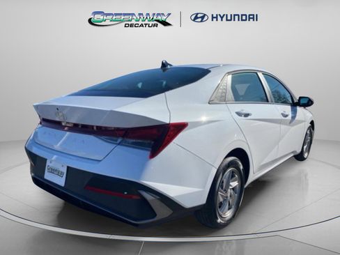 New 2026 Hyundai Elantra SE image 5