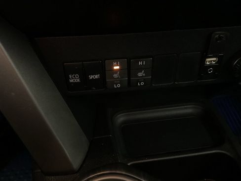Used 2017 Toyota RAV4 Platinum w/ All Weather Liner Package AWD/4WD image 4