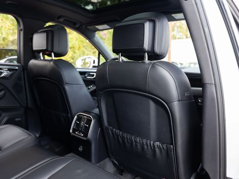 Used 2018 Porsche Macan Sport Edition image 27