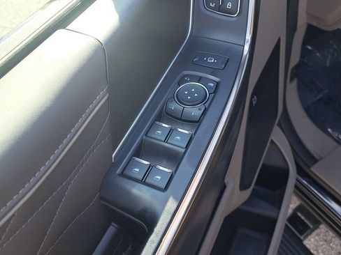 Certified 2025 Ford F450 Platinum w/ Platinum Plus Package image 19