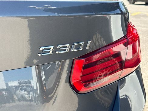 Used 2018 BMW 330i xDrive Sedan w/ Premium Package AWD/4WD image 11