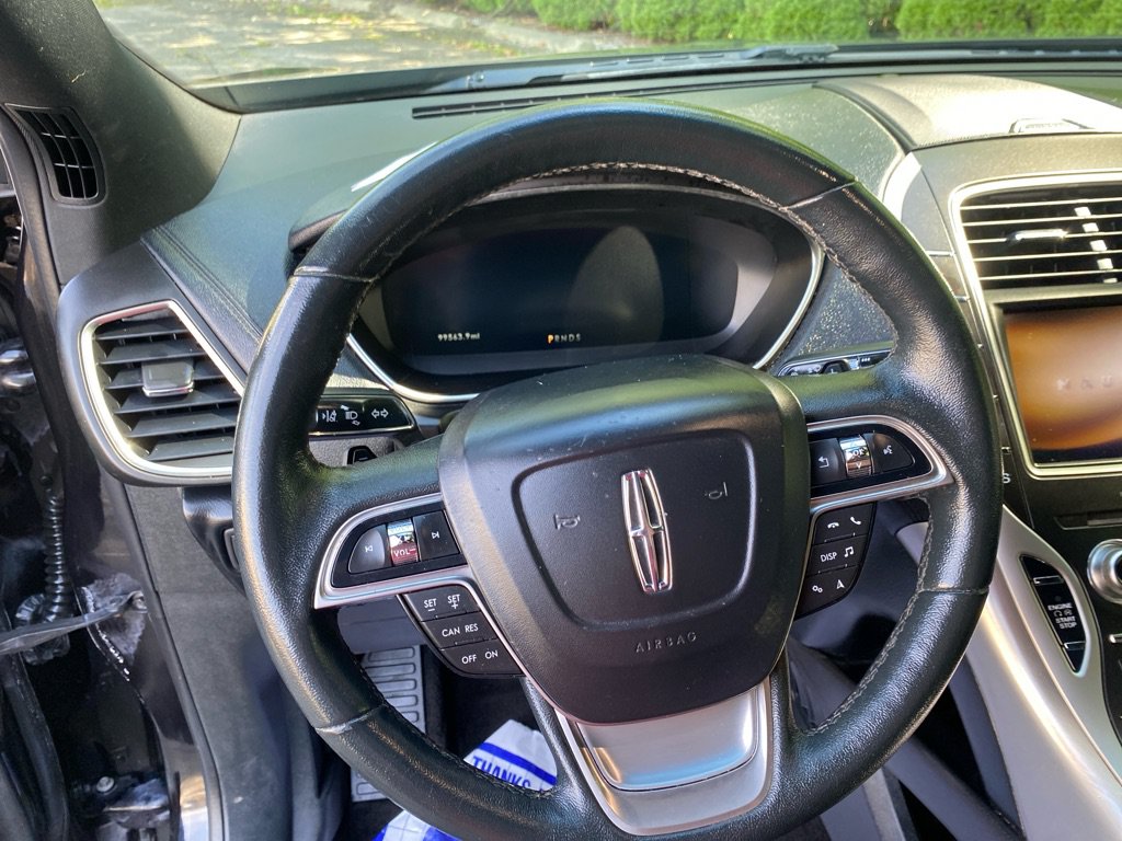Used 2019 Lincoln Nautilus Premier AWD/4WD image 11