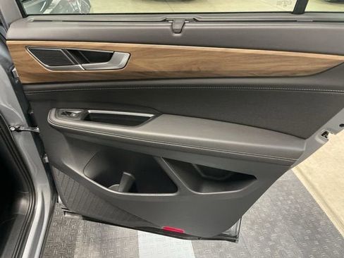 Certified 2026 Volkswagen Atlas SE w/ Panoramic Sunroof Package AWD/4WD image 6