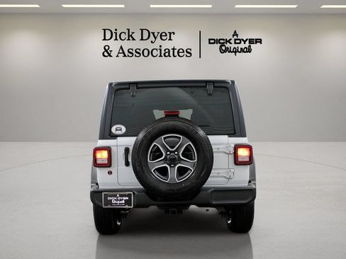 Used 2022 Jeep Wrangler Unlimited Sport AWD/4WD image 4