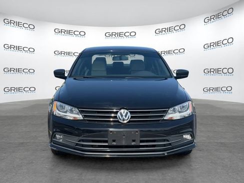 Used 2016 Volkswagen Jetta Sport FWD image 2
