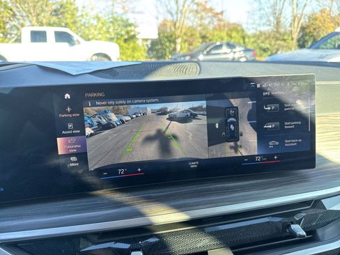 Used 2023 BMW X7 xDrive40i w/ Premium Package image 14