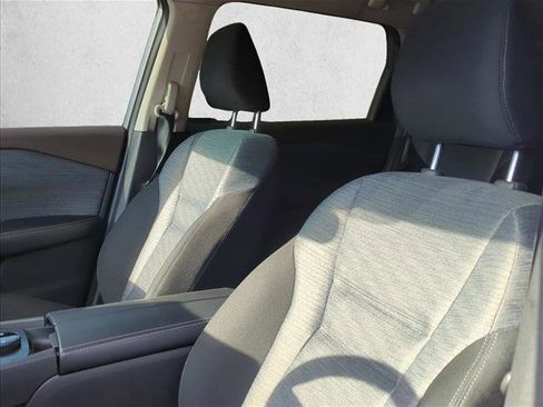 Used 2023 Nissan Rogue SV image 9