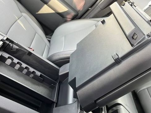 Used 2024 Ford F150 Lightning Lariat image 31