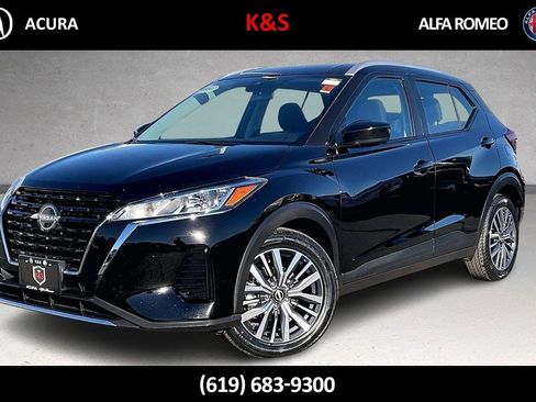 Used 2024 Nissan Kicks SV image 1