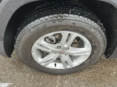 Used 2024 GMC Terrain SLE w/ Driver Convenience Package