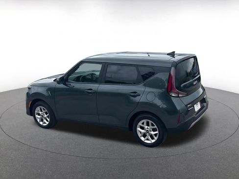 Used 2025 Kia Soul LX w/ LX Technology Package FWD image 8