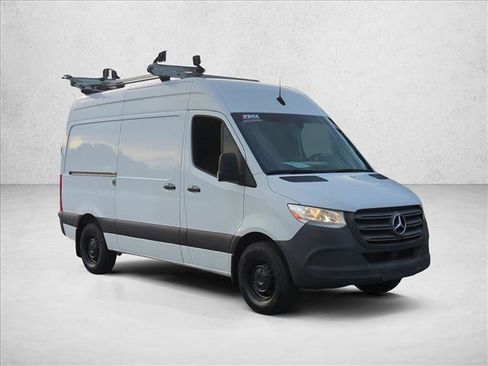 Used 2022 Mercedes-Benz Sprinter 2500 image 3