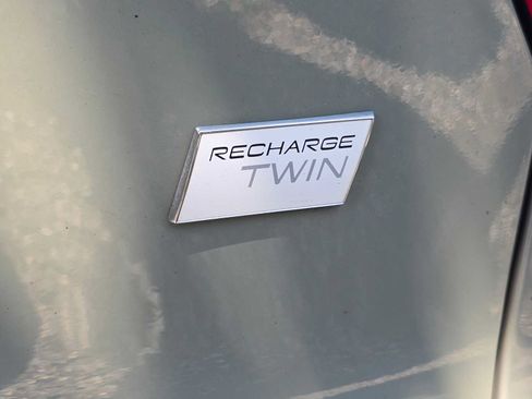 Used 2023 Volvo XC40 Recharge Ultimate AWD/4WD image 2