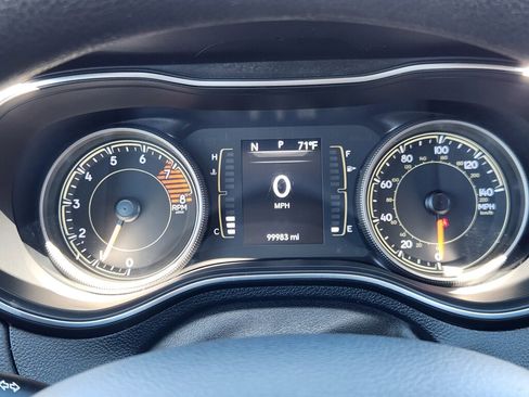 Used 2019 Jeep Cherokee Latitude w/ Popular Appearance Group AWD/4WD image 17