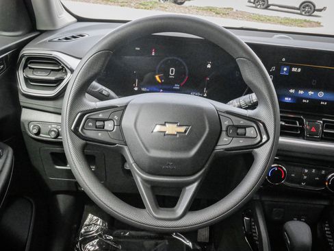 Used 2024 Chevrolet TrailBlazer LT w/ Driver Confidence Package image 18