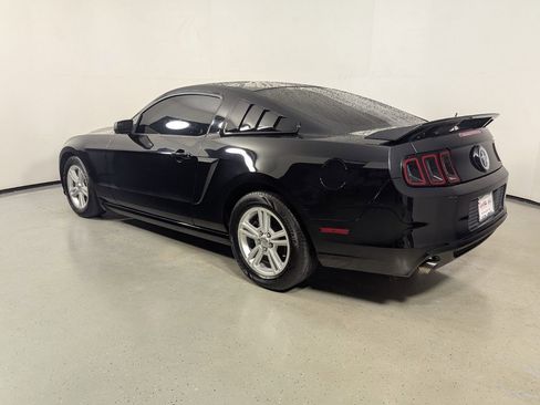 Used 2014 Ford Mustang Coupe RWD image 5
