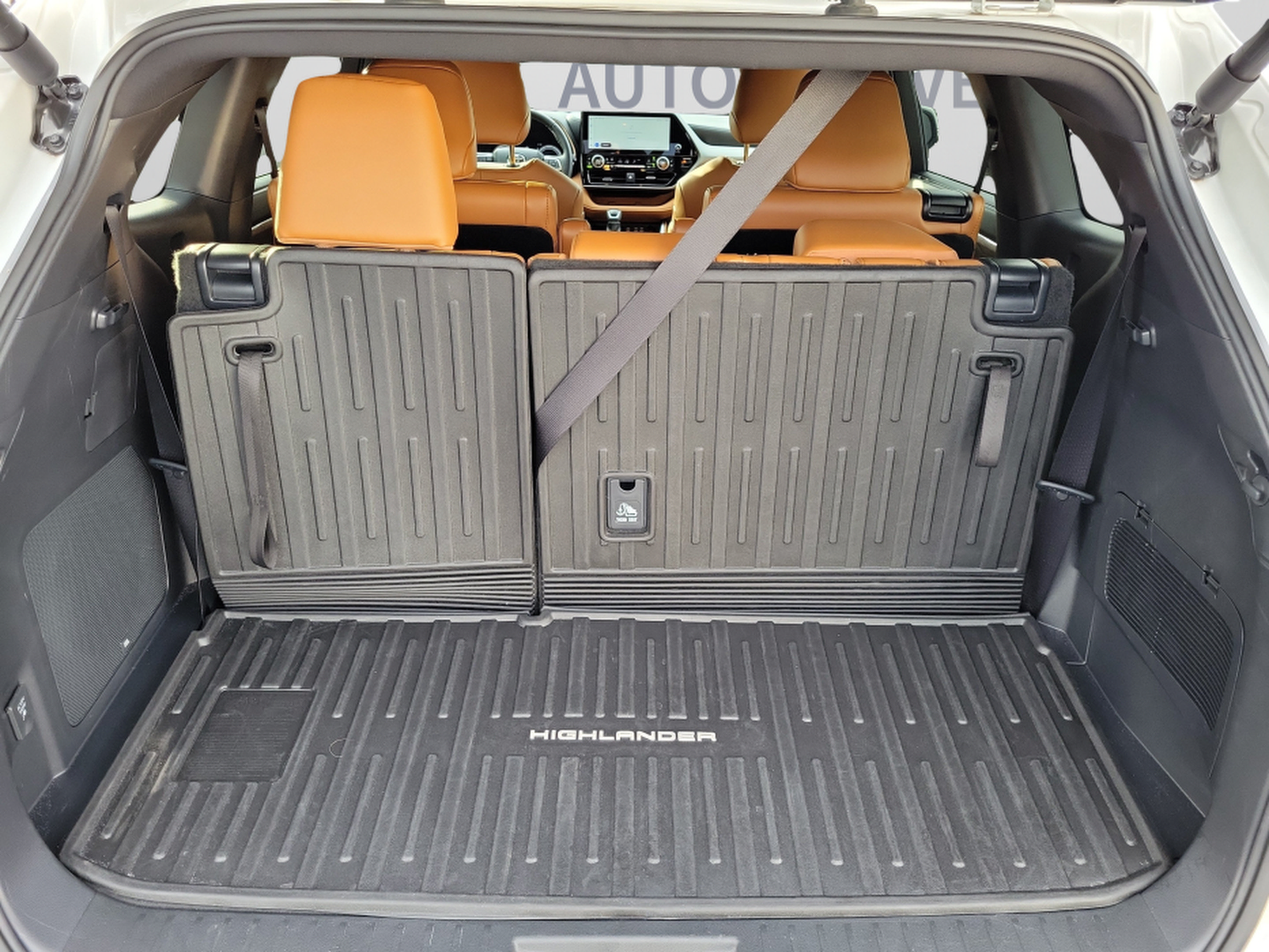 Certified 2026 Toyota Highlander Platinum AWD/4WD image 6