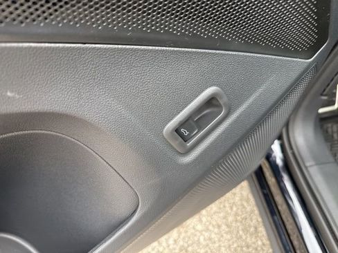 New 2026 Volkswagen Tiguan SE R-Line image 26