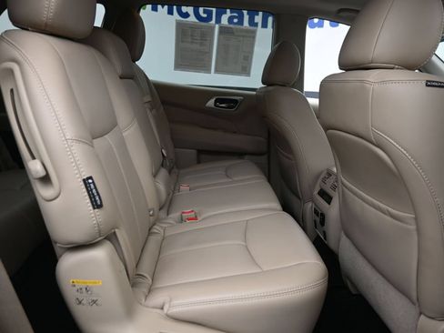 Used 2019 Nissan Pathfinder SL w/ SL Premium Package AWD/4WD image 10