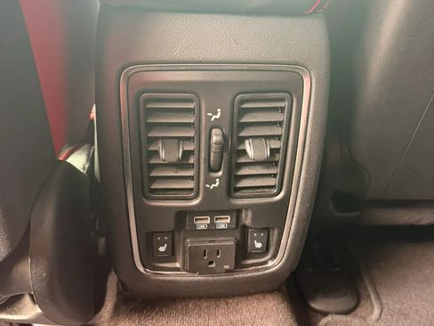 Used 2017 Dodge Durango R/T w/ Technology Group image 19