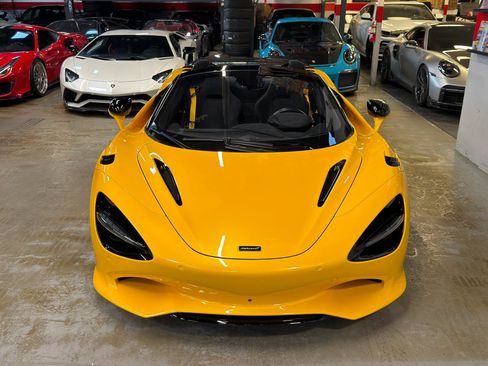 Used 2024 McLaren 750S Spider RWD image 3