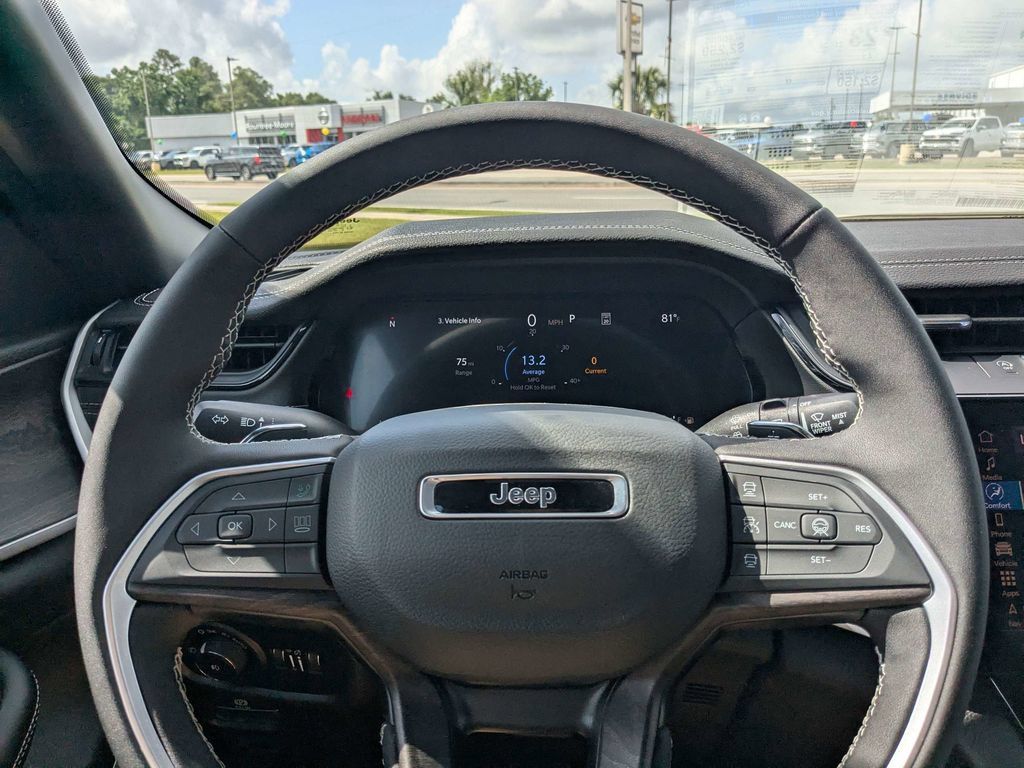 New 2026 Jeep Grand Cherokee Limited AWD/4WD image 24