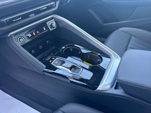 Used 2025 Audi Q5 Premium Plus w/ Premium Plus AWD/4WD image 23
