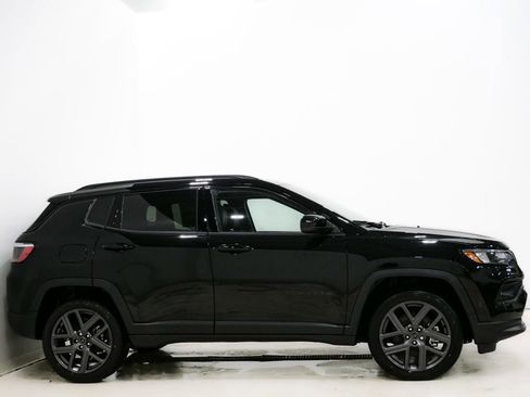 New 2026 Jeep Compass Latitude image 4
