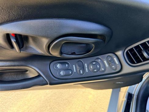 Used 2000 Chevrolet Corvette Convertible w/ Memory Pkg image 11