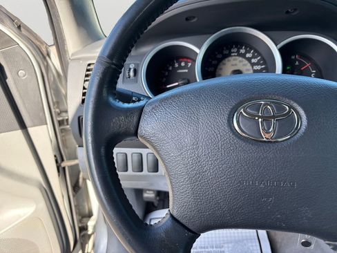 Used 2006 Toyota Tacoma PreRunner RWD image 21