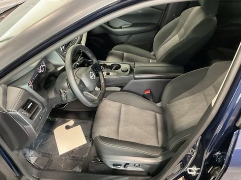 Used 2025 Nissan Rogue SV AWD/4WD image 11