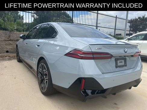 Used 2026 BMW 550e xDrive w/ Executive Package AWD/4WD image 9