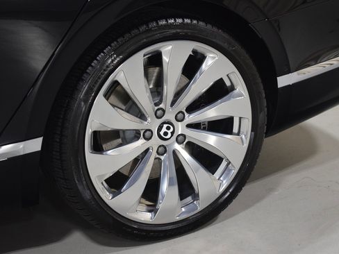 Certified 2020 Bentley Flying Spur W12 image 18