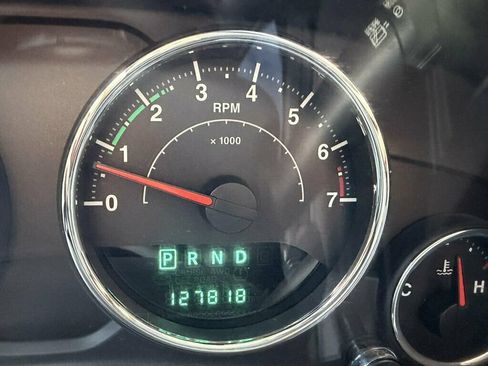 Used 2013 Jeep Wrangler Unlimited Sahara w/ Dual Top Group AWD/4WD image 23