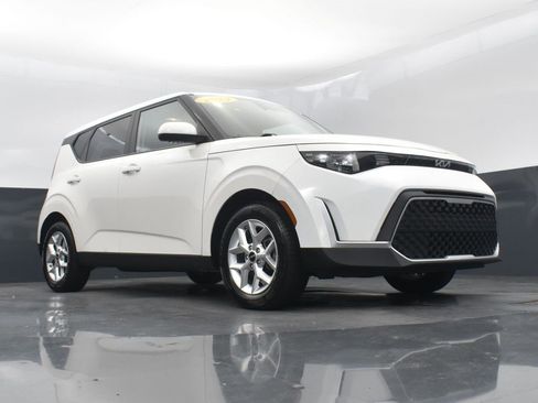 Used 2023 Kia Soul LX w/ LX Technology Package image 30